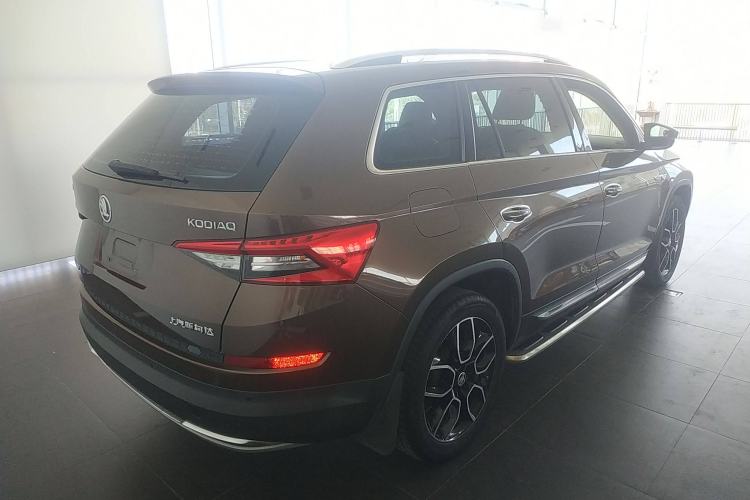 Used Skoda Kodiaq 2017 TSI330 7-Seater Two-Wheel-Drive Luxury Edition Rear Right 45 Deg