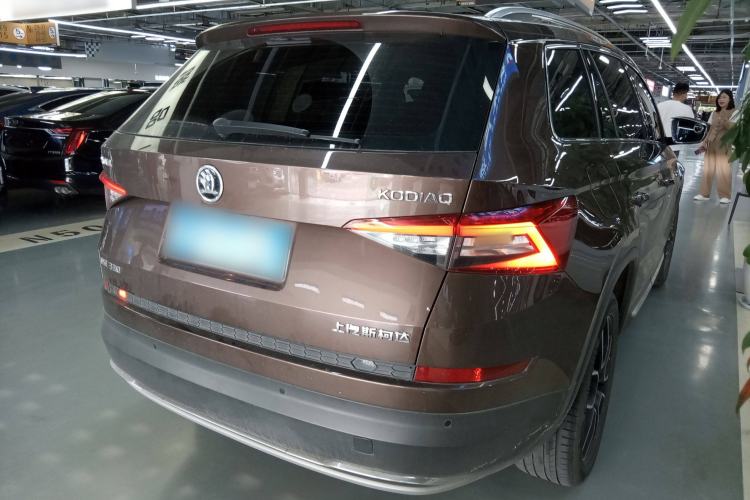 Used Skoda Kodiaq 2017 TSI330 7-Seater Two-Wheel-Drive Luxury Edition Rear Right 45 Deg