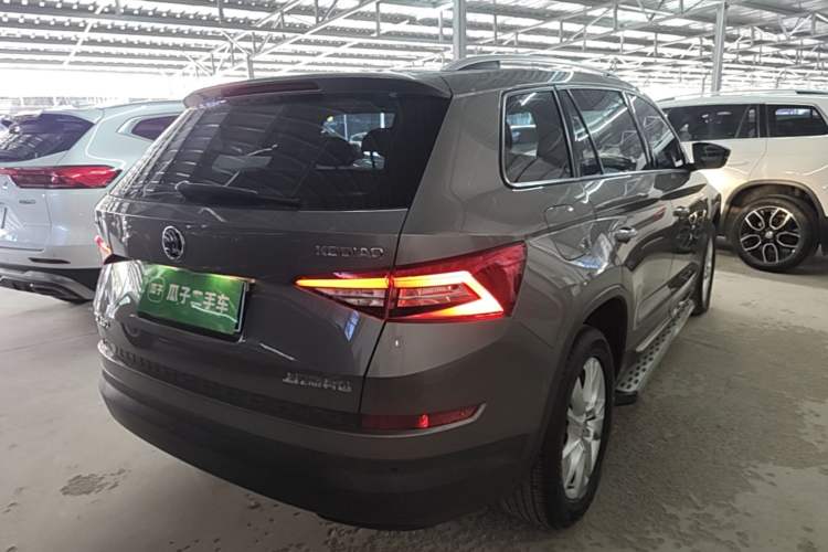 Used Skoda Kodiaq 2017 TSI330 5-Seat Two-Wheel Drive Luxury Edition Rear Right 45 Deg