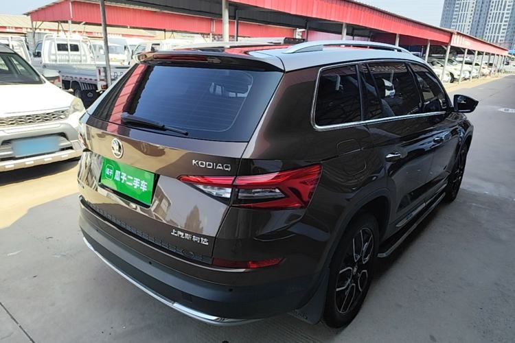 Used Skoda Kodiaq 2017 TSI330 7-Seater Two-Wheel-Drive Luxury Edition Rear Right 45 Deg