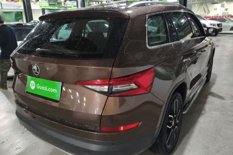 Used Skoda Kodiaq 2017 TSI330 7-Seater Two-Wheel-Drive Luxury Edition Rear Right 45 Deg