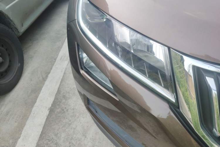 Used Skoda Kodiaq 2017 TSI330 5-Seat Two-Wheel Drive Luxury Edition Right Front Headlight