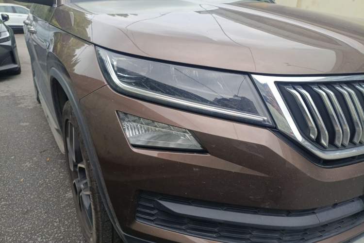 Used Skoda Kodiaq 2017 TSI330 7-Seater Two-Wheel-Drive Luxury Edition Right Front Headlight