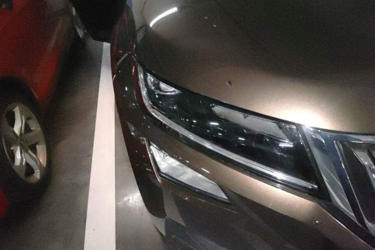 Used Skoda Kodiaq 2017 TSI330 5-seat Two-Wheel Drive Comfort Edition Right Front Headlight