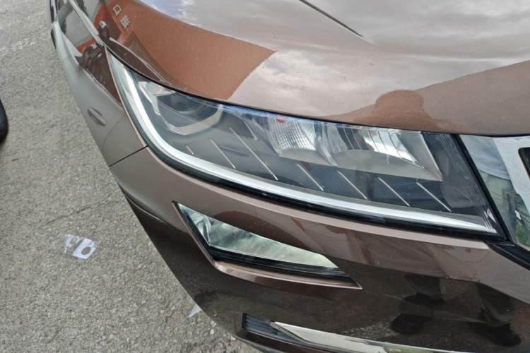 Used Skoda Kodiaq 2017 TSI330 5-seat Two-Wheel Drive Comfort Edition Right Front Headlight