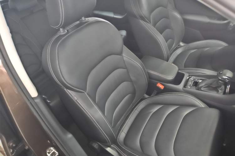 Used Skoda Kodiaq 2017 TSI330 7-Seater Two-Wheel-Drive Luxury Tech Edition Right Front Seat