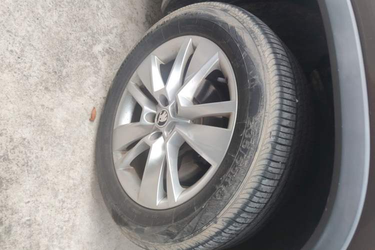 Used Skoda Kodiaq 2017 TSI330 5-Seat Two-Wheel Drive Luxury Edition Right Front Wheel Hub