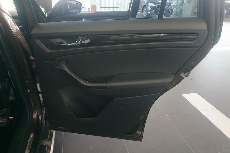 Used Skoda Kodiaq 2017 TSI330 7-Seater Two-Wheel-Drive Luxury Edition Right Rear Door Interior