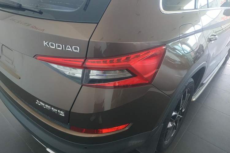 Used Skoda Kodiaq 2017 TSI330 7-Seater Two-Wheel-Drive Luxury Edition Right Rear Taillight