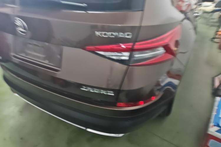 Used Skoda Kodiaq 2017 TSI330 7-Seater Two-Wheel-Drive Luxury Tech Edition Right Rear Taillight