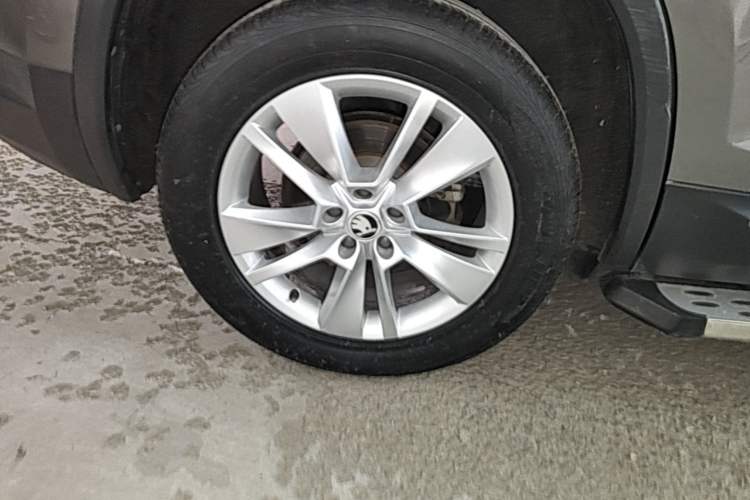 Used Skoda Kodiaq 2017 TSI330 5-Seat Two-Wheel Drive Luxury Edition Right Rear Wheel Hub