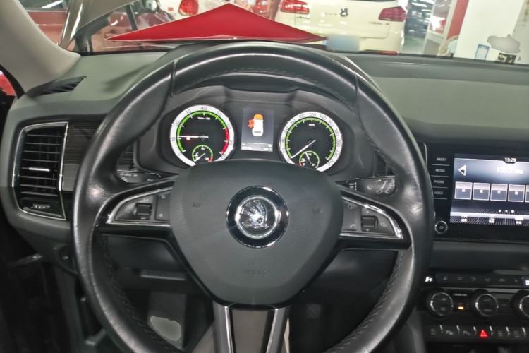 Used Skoda Kodiaq 2017 TSI330 7-Seater Two-Wheel-Drive Luxury Tech Edition Steering Wheel