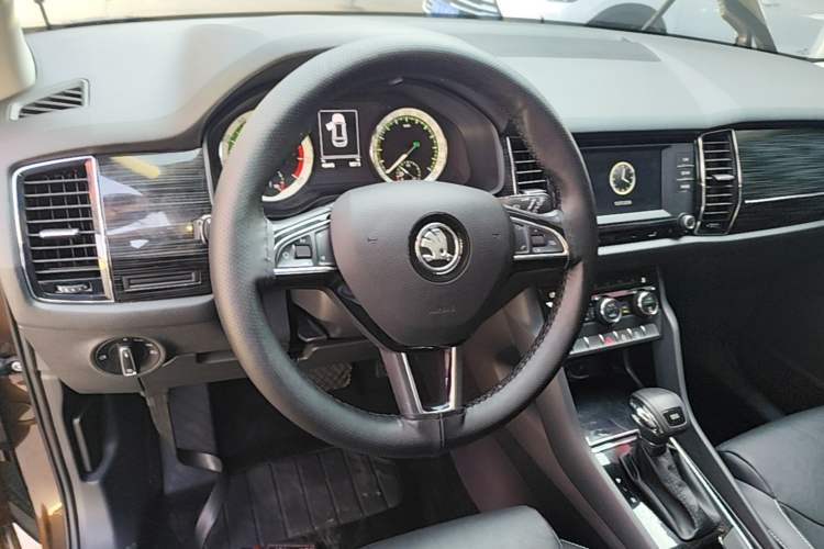 Used Skoda Kodiaq 2017 TSI330 7-Seater Two-Wheel-Drive Luxury Edition Steering Wheel