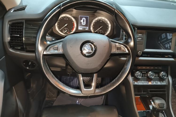 Used Skoda Kodiaq 2017 TSI330 7-Seater Two-Wheel-Drive Luxury Edition Steering Wheel