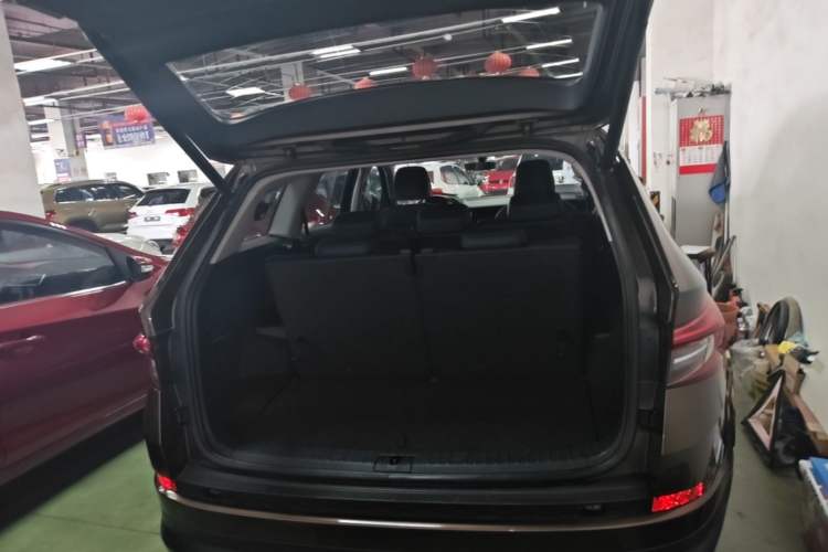 Used Skoda Kodiaq 2017 TSI330 7-Seater Two-Wheel-Drive Luxury Tech Edition Trunk