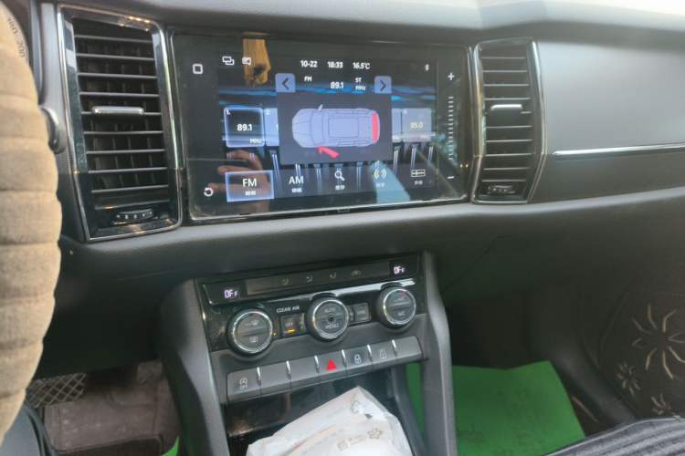 Used Skoda Kodiaq 2017 TSI330 5-seat Two-Wheel Drive Comfort Edition Audio And AC Panel