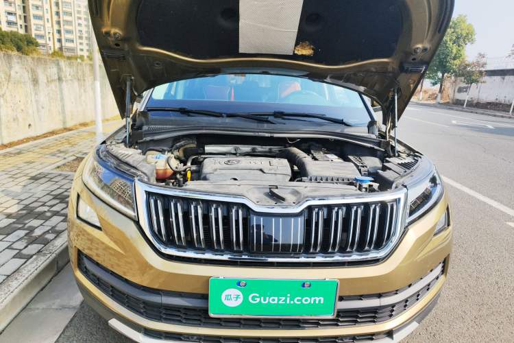 Used Skoda Kodiaq 2017 TSI380 7-Seater Four-Wheel-Drive Flagship Edition Engine Bay
