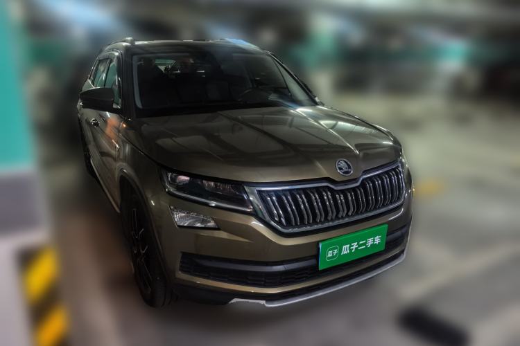 Used Skoda Kodiaq 2017 TSI330 7-Seater Two-Wheel-Drive Luxury Tech Edition Front Right 45 Deg