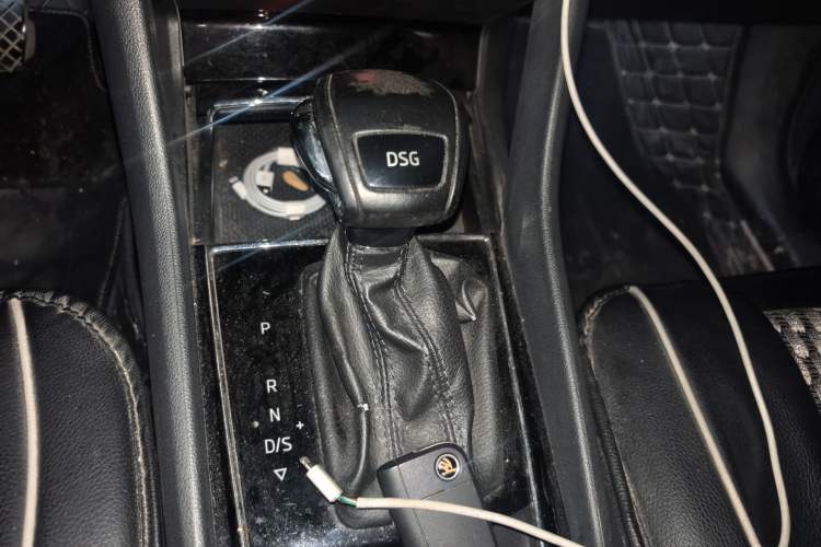Used Skoda Kodiaq 2017 TSI330 7-Seater Two-Wheel-Drive Luxury Tech Edition Gear Lever