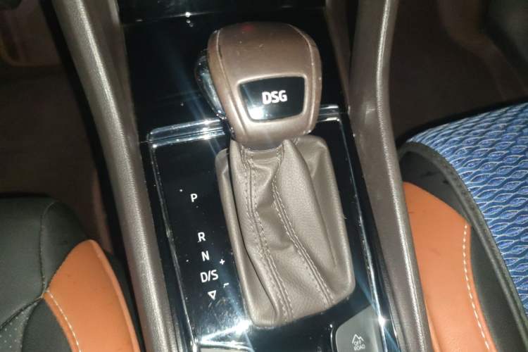 Used Skoda Kodiaq 2017 TSI380 7-Seater Four-Wheel-Drive Flagship Edition Gear Lever