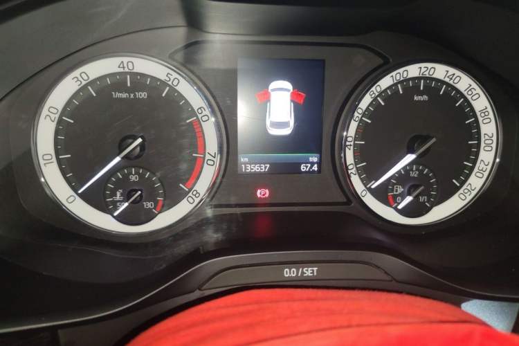 Used Skoda Kodiaq 2017 TSI380 7-Seater Four-Wheel-Drive Flagship Edition Odometer Close Up
