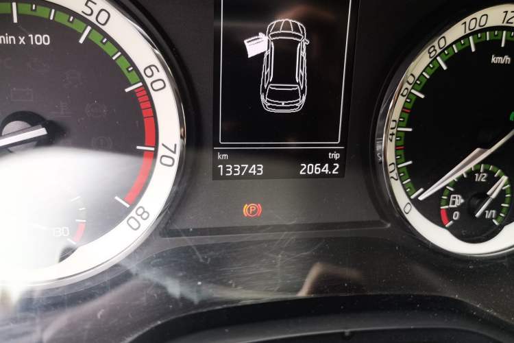 Used Skoda Kodiaq 2017 TSI330 5-seat Two-Wheel Drive Comfort Edition Odometer Close Up