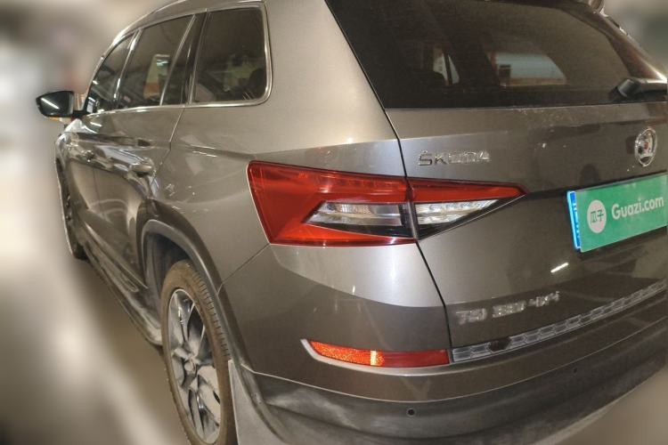 Used Skoda Kodiaq 2017 TSI380 7-Seater Four-Wheel-Drive Flagship Edition Rear Left 45 Deg