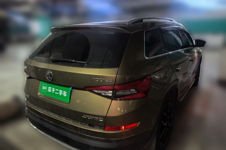 Used Skoda Kodiaq 2017 TSI330 7-Seater Two-Wheel-Drive Luxury Tech Edition Rear Right 45 Deg