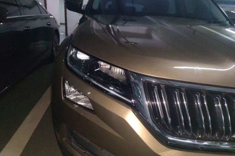 Used Skoda Kodiaq 2017 TSI380 7-Seater Four-Wheel-Drive Flagship Edition Right Front Headlight