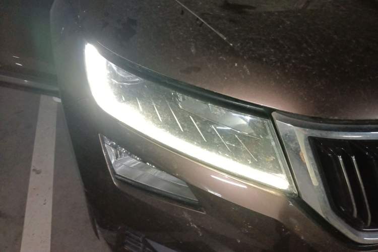 Used Skoda Kodiaq 2017 TSI380 7-Seater Four-Wheel-Drive Flagship Edition Right Front Headlight