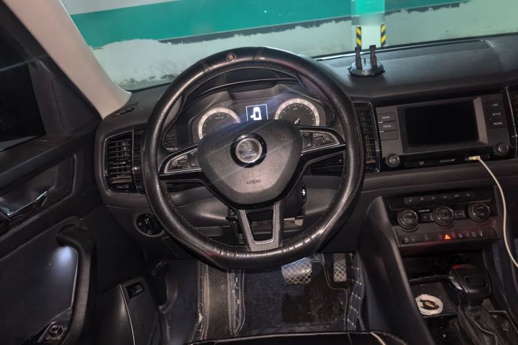 Used Skoda Kodiaq 2017 TSI330 7-Seater Two-Wheel-Drive Luxury Tech Edition Steering Wheel