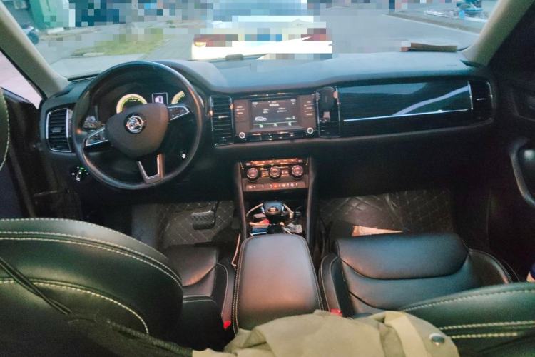 Used Skoda Kodiaq 2017 TSI330 7-Seater Two-Wheel-Drive Luxury Edition Center Console
