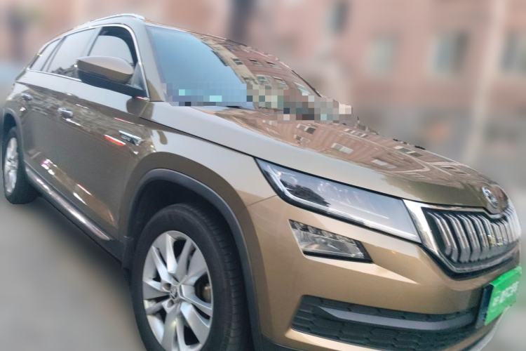 Used Skoda Kodiaq 2017 TSI330 7-Seater Two-Wheel-Drive Luxury Edition Front Right 45 Deg