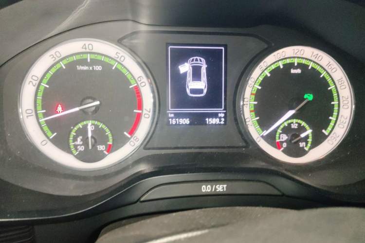 Used Skoda Kodiaq 2017 TSI330 7-Seater Two-Wheel-Drive Luxury Edition Odometer Close Up