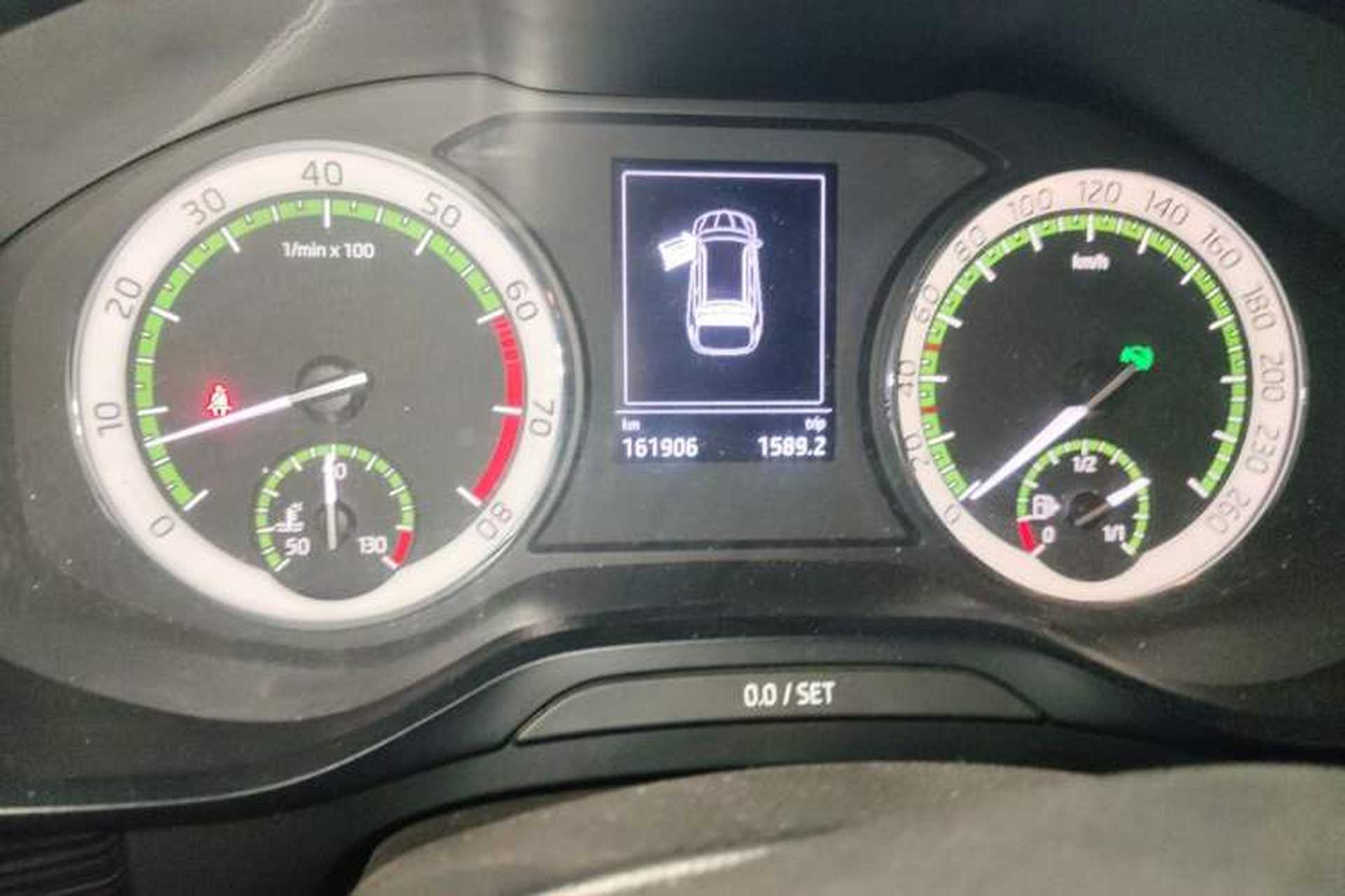 Used Skoda Kodiaq 2017 TSI330 7-Seater Two-Wheel-Drive Luxury Edition Odometer Close Up