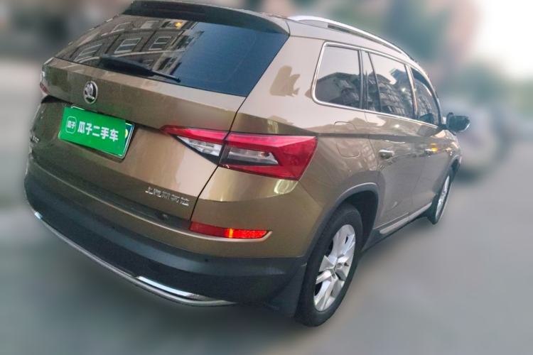 Used Skoda Kodiaq 2017 TSI330 7-Seater Two-Wheel-Drive Luxury Edition Rear Right 45 Deg