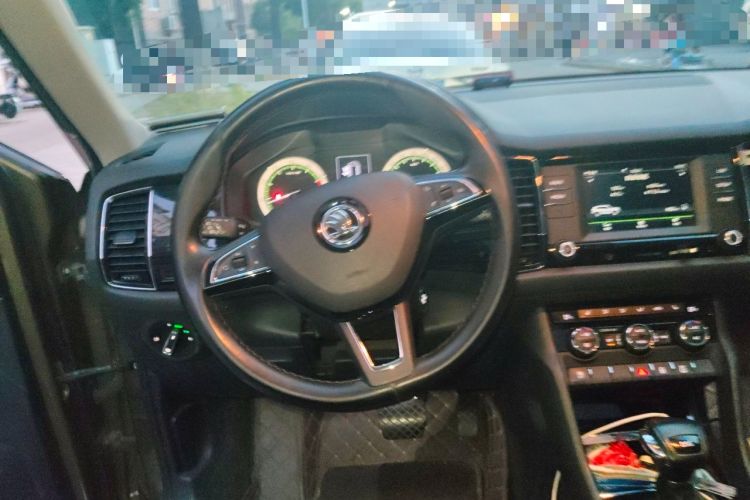 Used Skoda Kodiaq 2017 TSI330 7-Seater Two-Wheel-Drive Luxury Edition Steering Wheel