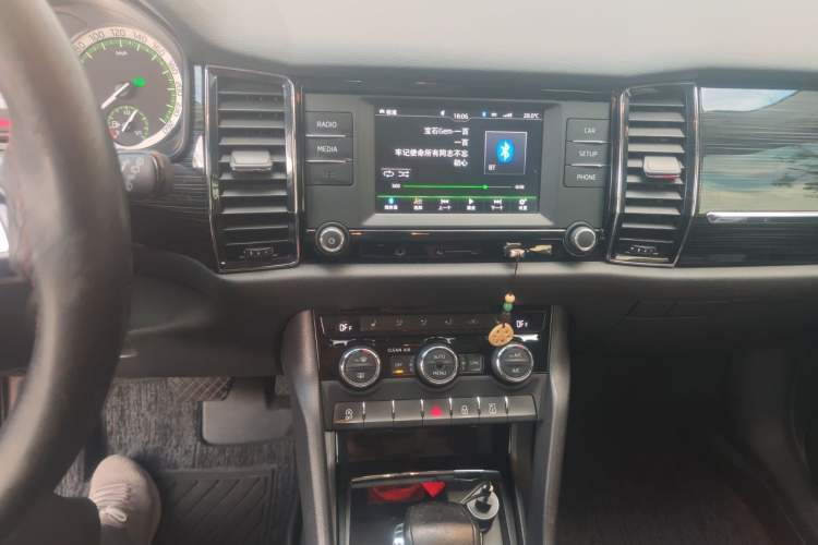 Used Skoda Kodiaq 2017 TSI330 7-Seater Two-Wheel-Drive Luxury Edition Audio And AC Panel
