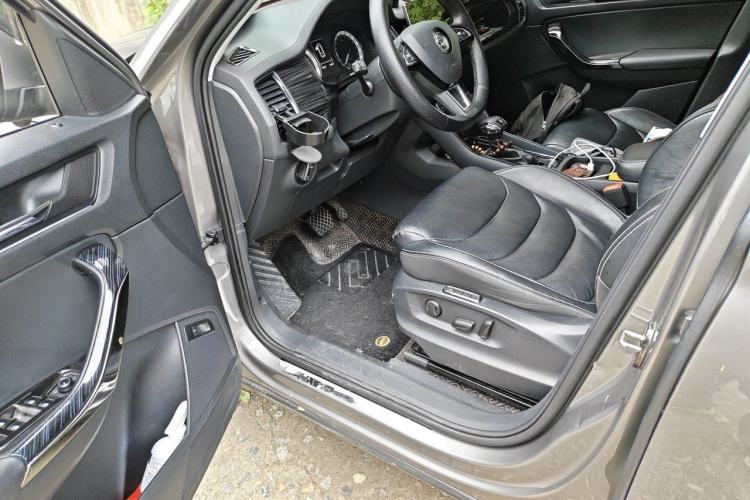 Used Skoda Kodiaq 2017 TSI330 7-Seater Two-Wheel-Drive Luxury Edition Driver Seat