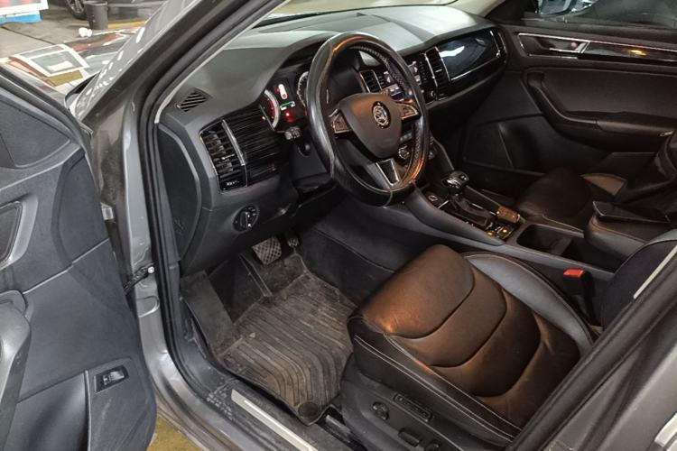 Used Skoda Kodiaq 2017 TSI330 7-Seater Two-Wheel-Drive Luxury Tech Edition Driver Seat