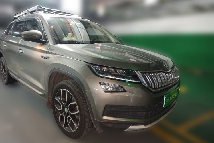 Used Skoda Kodiaq 2017 TSI330 7-Seater Two-Wheel-Drive Luxury Edition Front Right 45 Deg