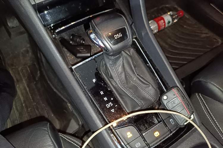 Used Skoda Kodiaq 2017 TSI330 7-Seater Two-Wheel-Drive Luxury Tech Edition Gear Lever