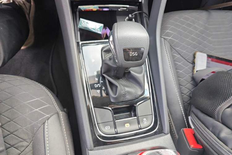 Used Skoda Kodiaq 2017 TSI330 5-seat Two-Wheel Drive Comfort Edition Gear Lever