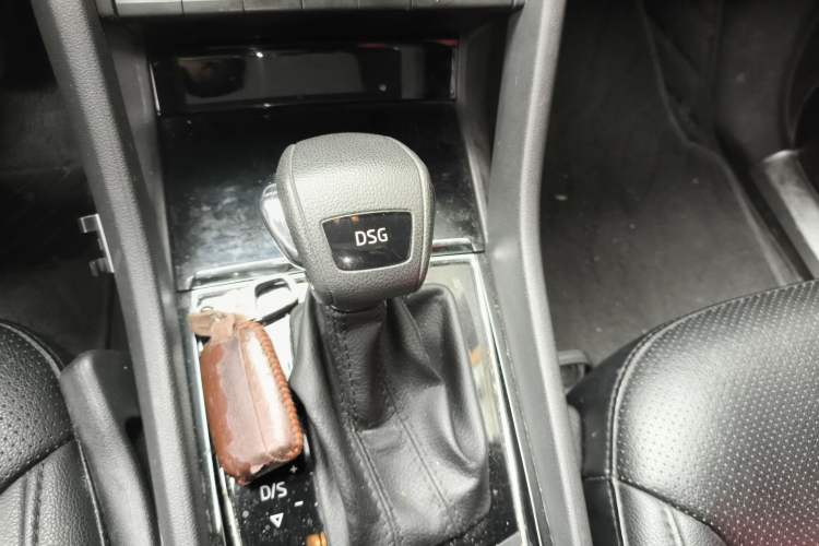 Used Skoda Kodiaq 2017 TSI330 5-seat Two-Wheel Drive Comfort Edition Gear Lever