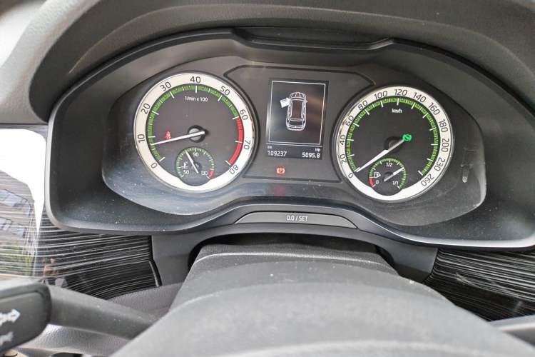 Used Skoda Kodiaq 2017 TSI330 7-Seater Two-Wheel-Drive Luxury Edition Instrument Cluster