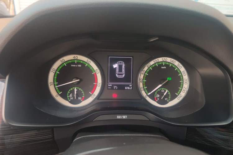 Used Skoda Kodiaq 2017 TSI330 7-Seater Two-Wheel-Drive Luxury Edition Instrument Cluster