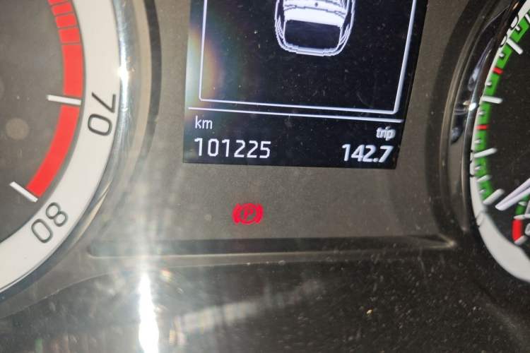 Used Skoda Kodiaq 2017 TSI330 7-Seater Two-Wheel-Drive Luxury Edition Odometer Close Up