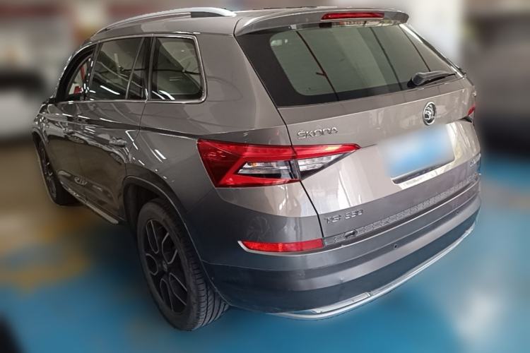 Used Skoda Kodiaq 2017 TSI330 7-Seater Two-Wheel-Drive Luxury Tech Edition Rear Left 45 Deg