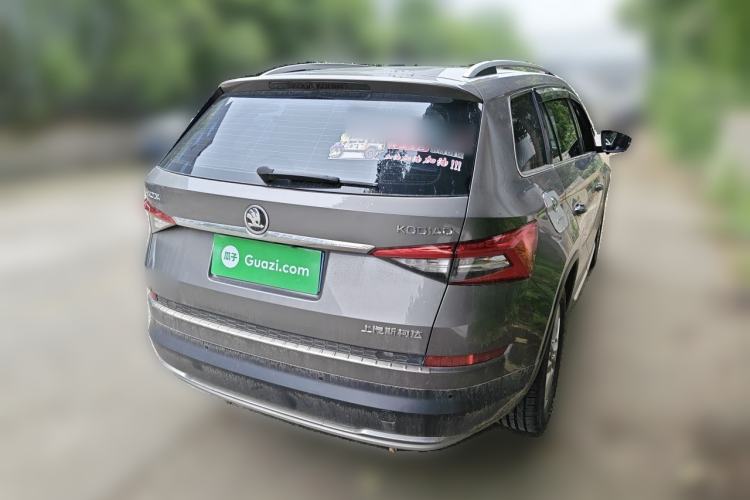 Used Skoda Kodiaq 2017 TSI330 7-Seater Two-Wheel-Drive Luxury Edition Rear Right 45 Deg