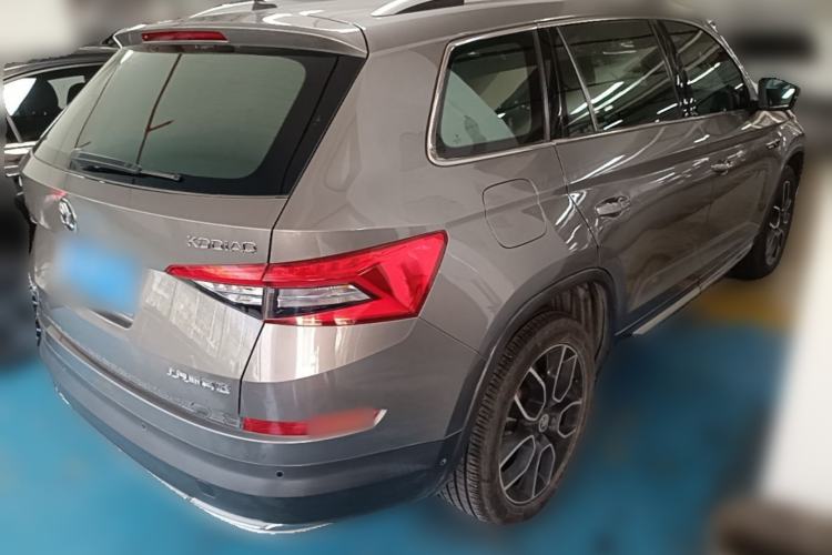 Used Skoda Kodiaq 2017 TSI330 7-Seater Two-Wheel-Drive Luxury Tech Edition Rear Right 45 Deg